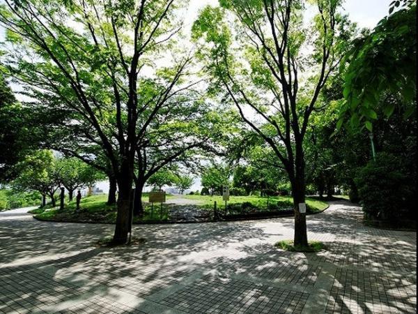 park. 700m Saigoyama park to the park