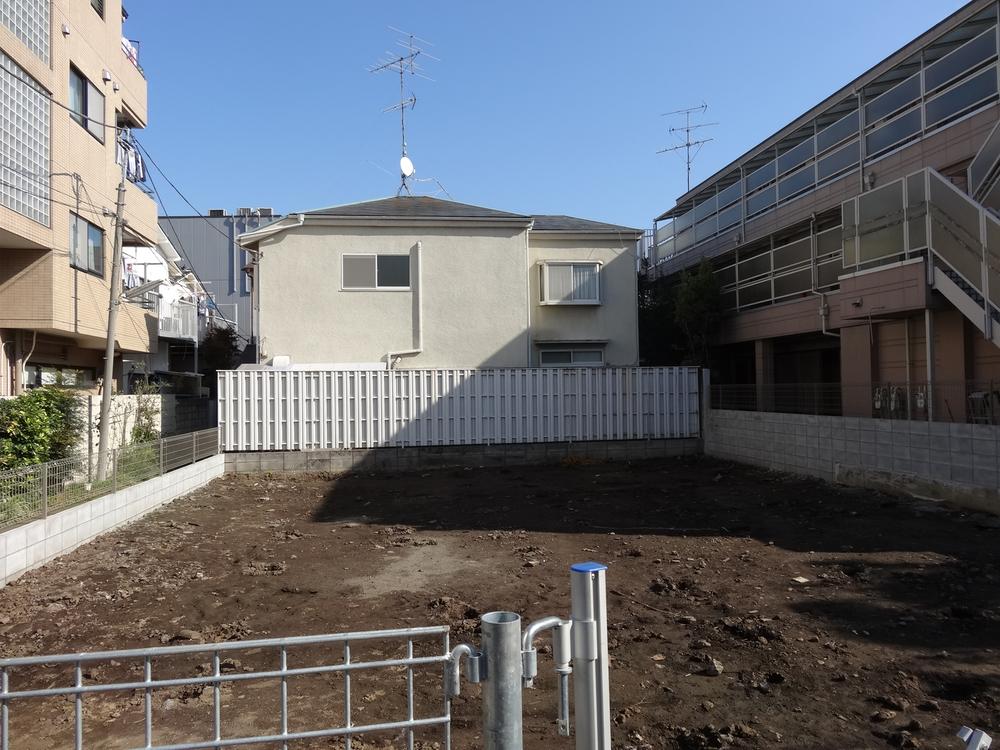 Local appearance photo. Local (11 May 2013) Shooting