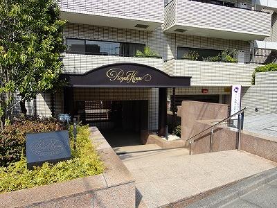 Entrance. Common areas