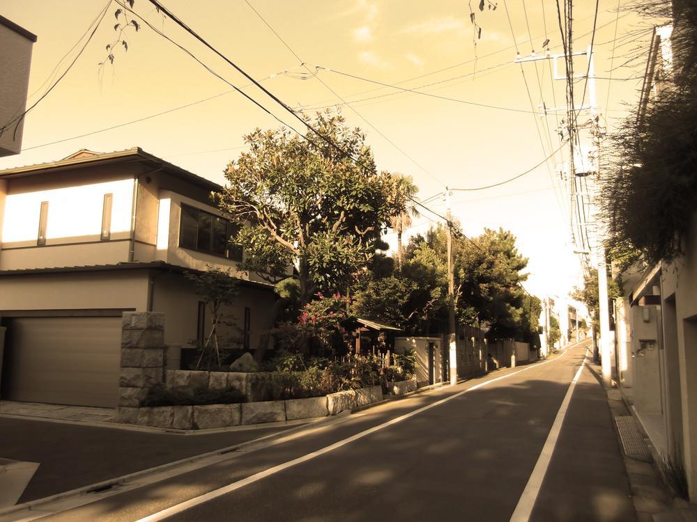 Streets around. Rooftops of surrounding local