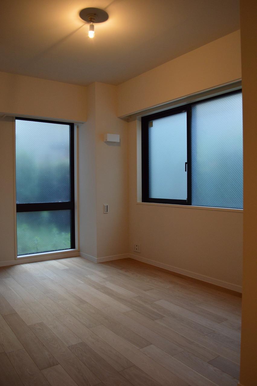 Non-living room. The room1 are features the Walk-in closet (WIC1), Also sufficient functionality