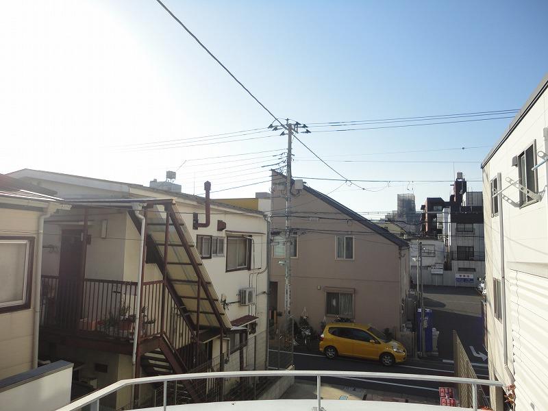 View photos from the dwelling unit. View from the site (November 2013) Shooting