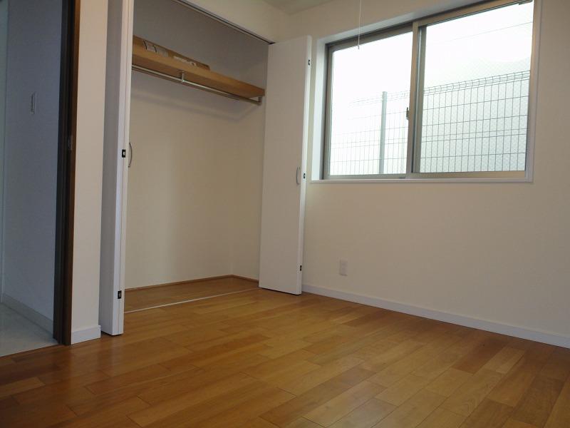 Non-living room. Indoor (11 May 2013) Shooting