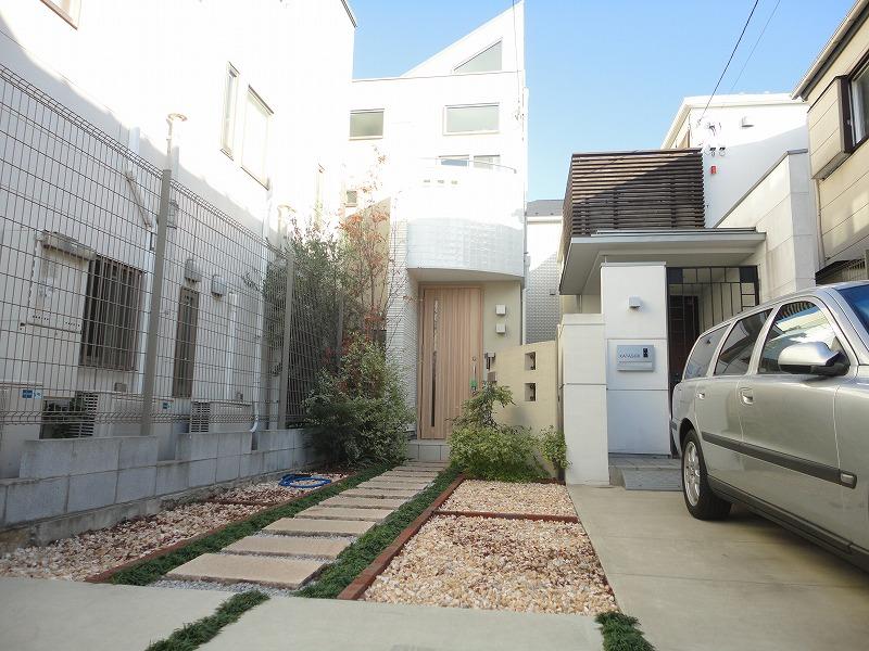 Local appearance photo. Local (11 May 2013) Shooting