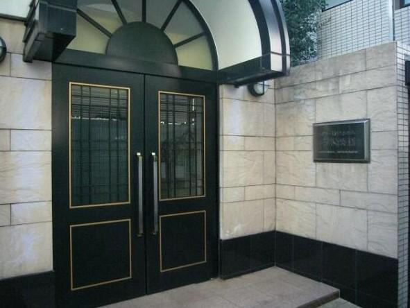 Entrance. Local (11 May 201 years) shooting