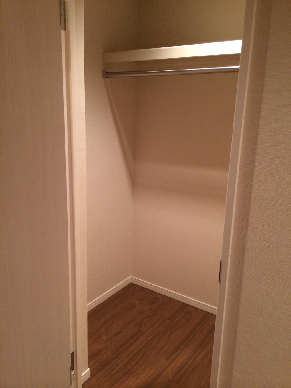 Receipt. Walk-in closet