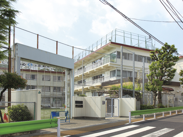 Surrounding environment. Ward Yakumo Elementary School (6-minute walk / About 450m)