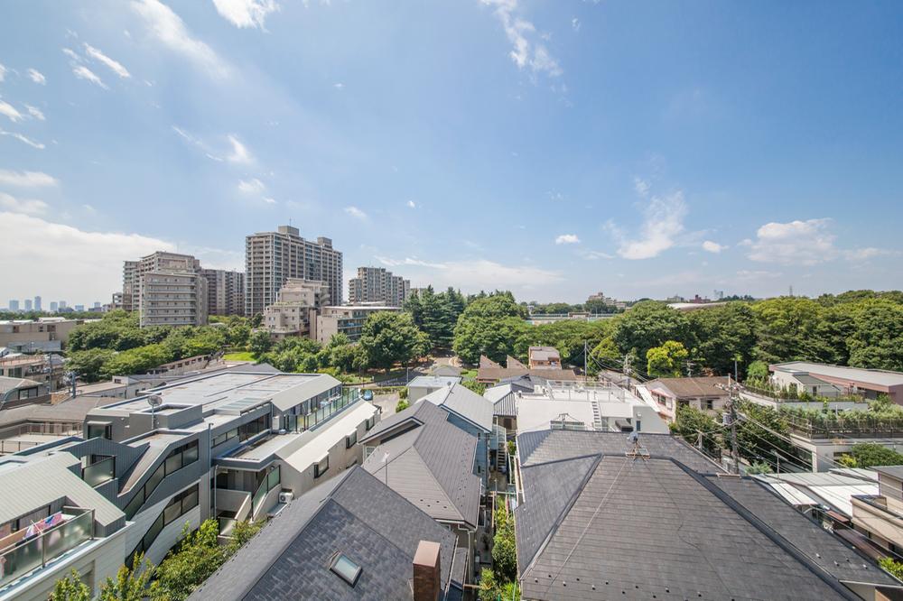 View photos from the dwelling unit. View from the site (July 2013) Shooting