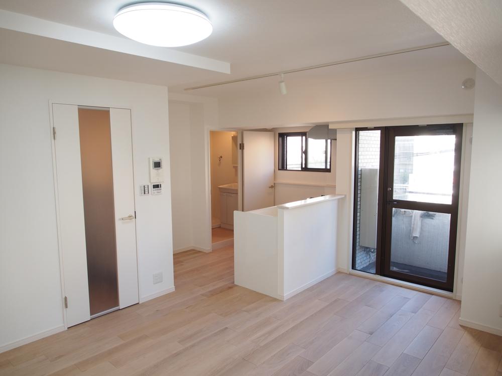 Living. dining ~ kitchen