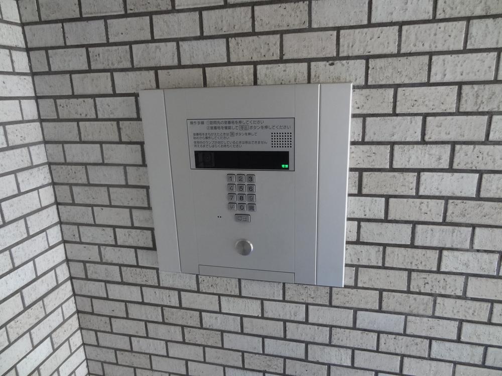Entrance. Common areas (auto lock)