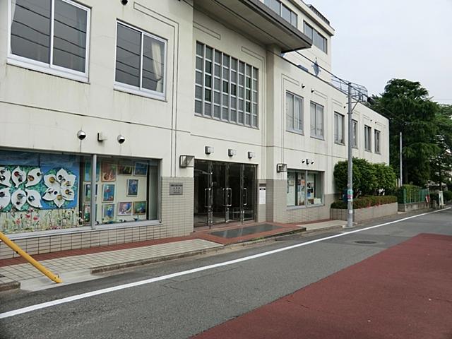 Junior high school. 389m to Meguro Tatsudai three junior high school