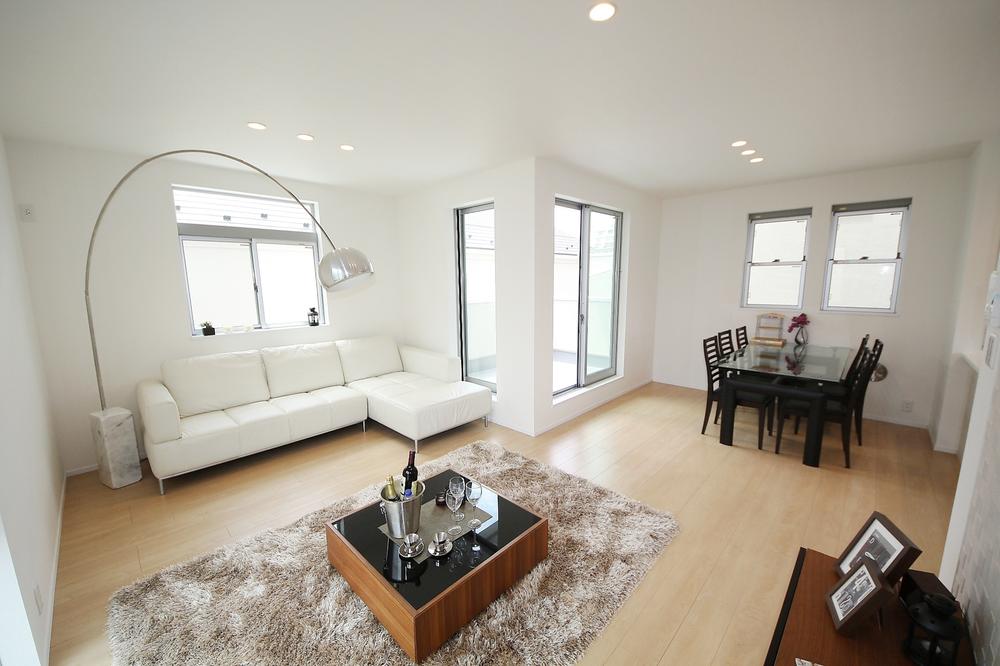 Same specifications photos (living)