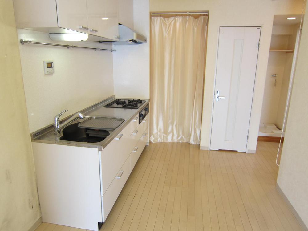 Kitchen. Indoor (12 May 2013) Shooting