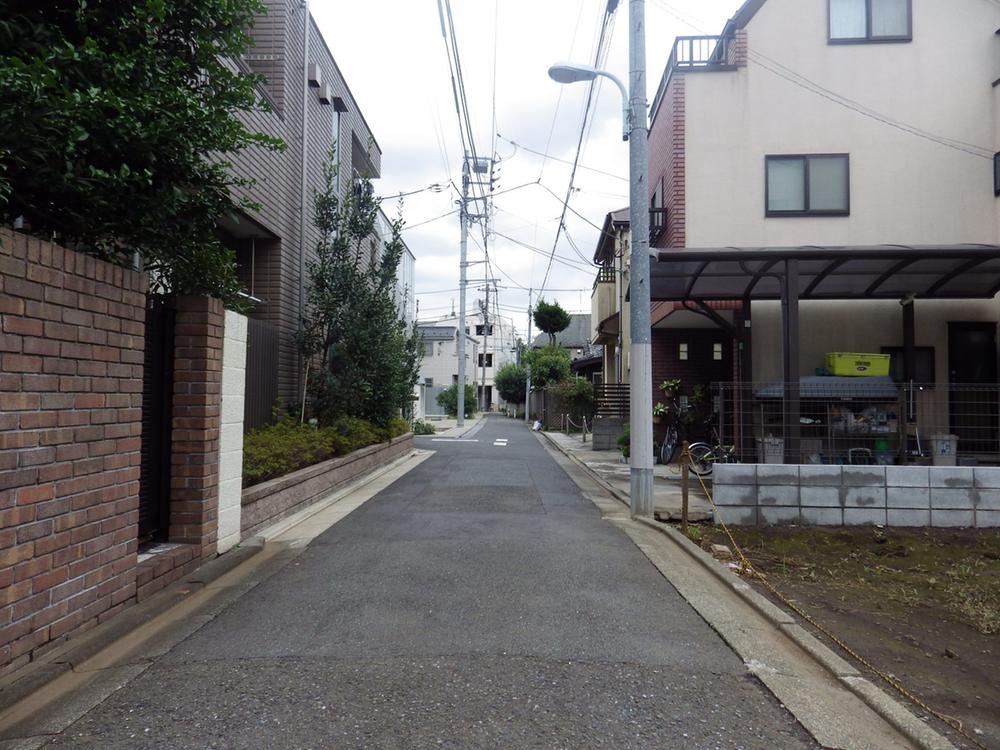 Local photos, including front road. Local (10 May 2013) Shooting