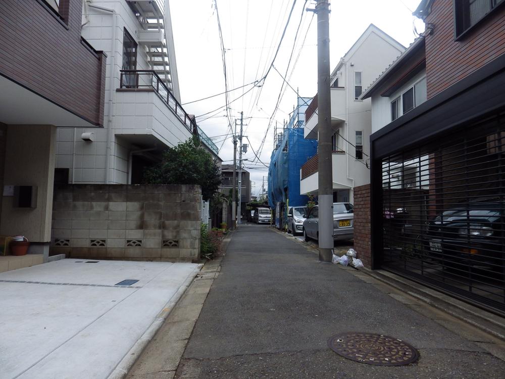 Local photos, including front road. Local (10 May 2013) Shooting