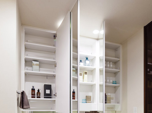 Bathing-wash room.  [Kagamiura vanity with storage space] Equipped with a tissue box and dryer hook.
