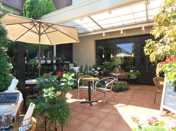 Surrounding environment. salon ・ Do ・ Montinu (about 40m 1-minute walk)