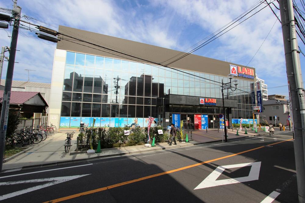 Home center. Yamada Denki Jiyugaoka (LABI Jiyugaoka). 