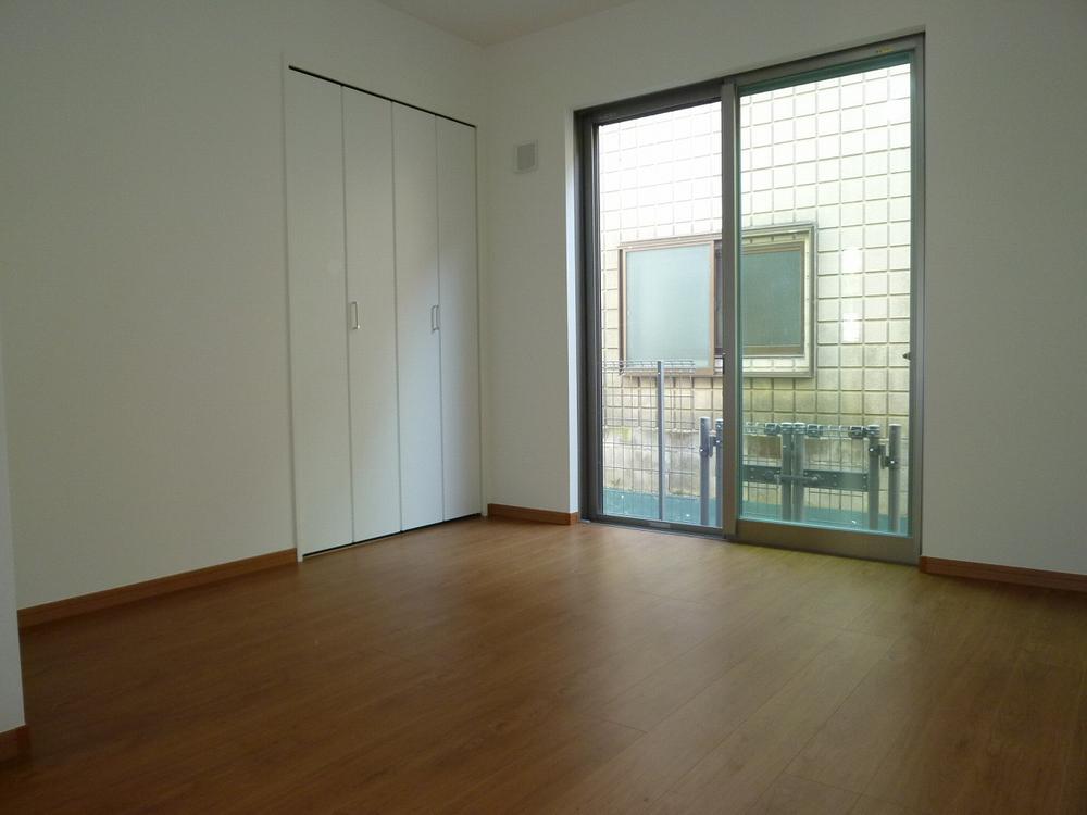 Non-living room. Indoor (11 May 2013) Shooting