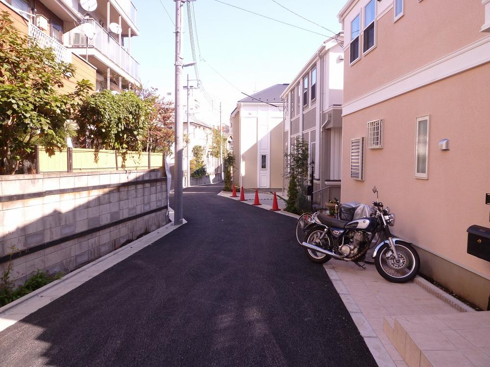 Local photos, including front road. 2013 early November shooting local situation