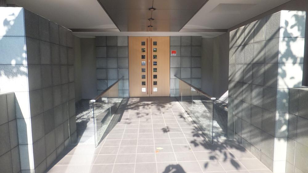 Entrance. (December 2013) Shooting