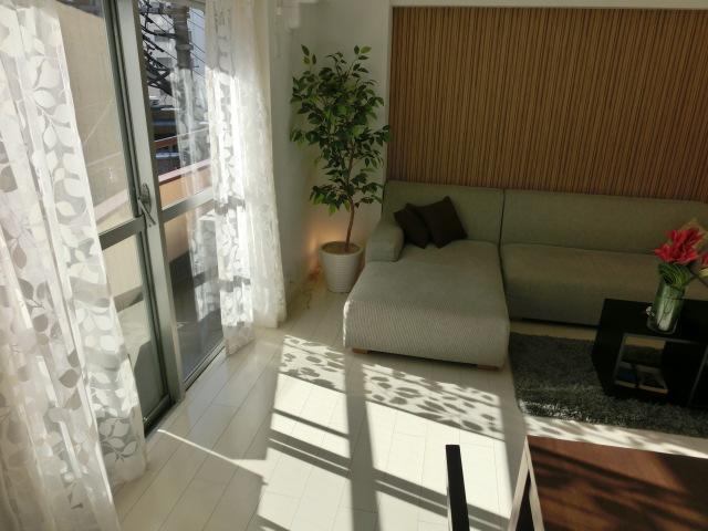 Living. ■ South daylighting, Good is per yang. Indoor (12 May 2013) Shooting
