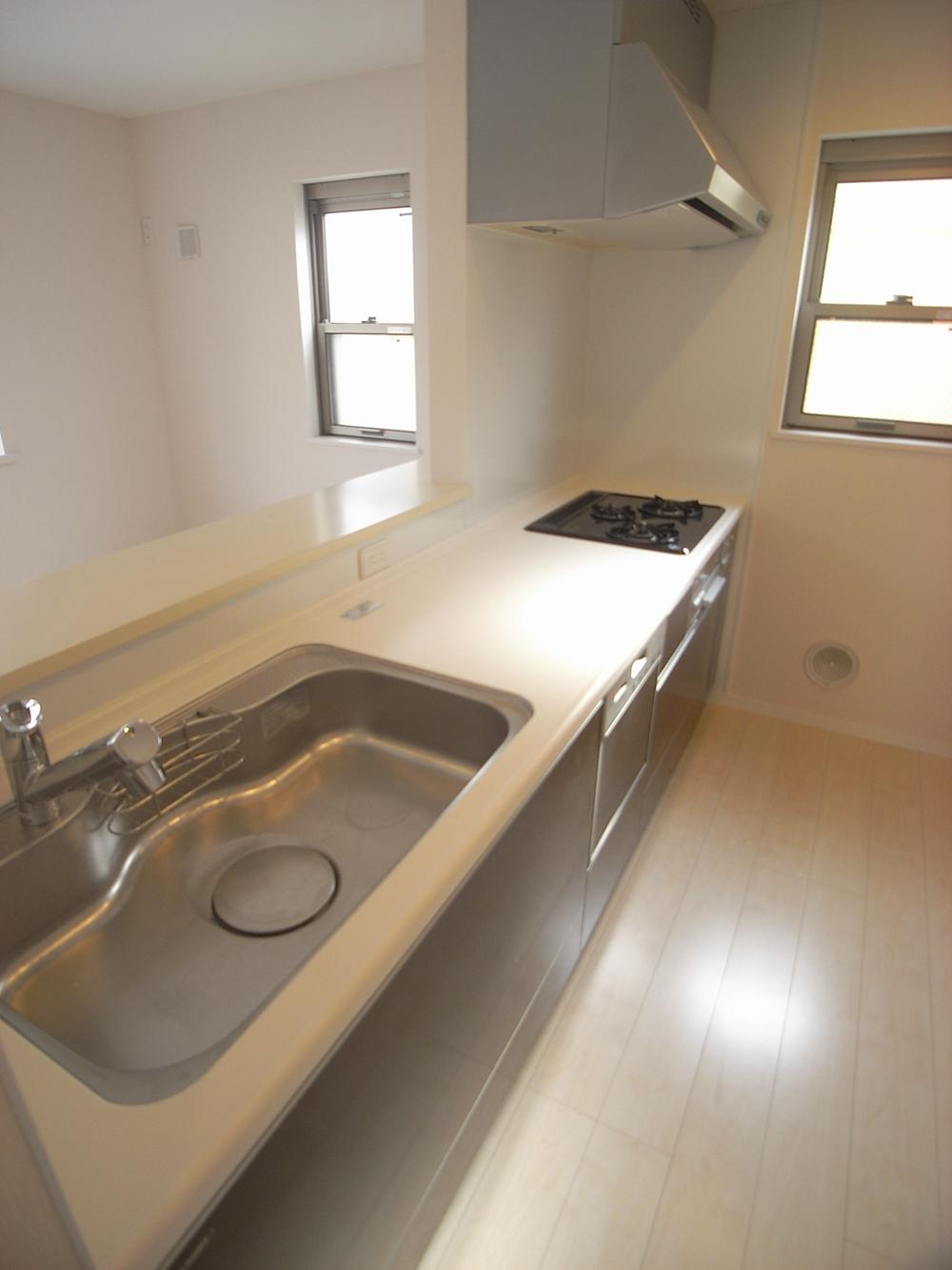 Same specifications photo (kitchen)