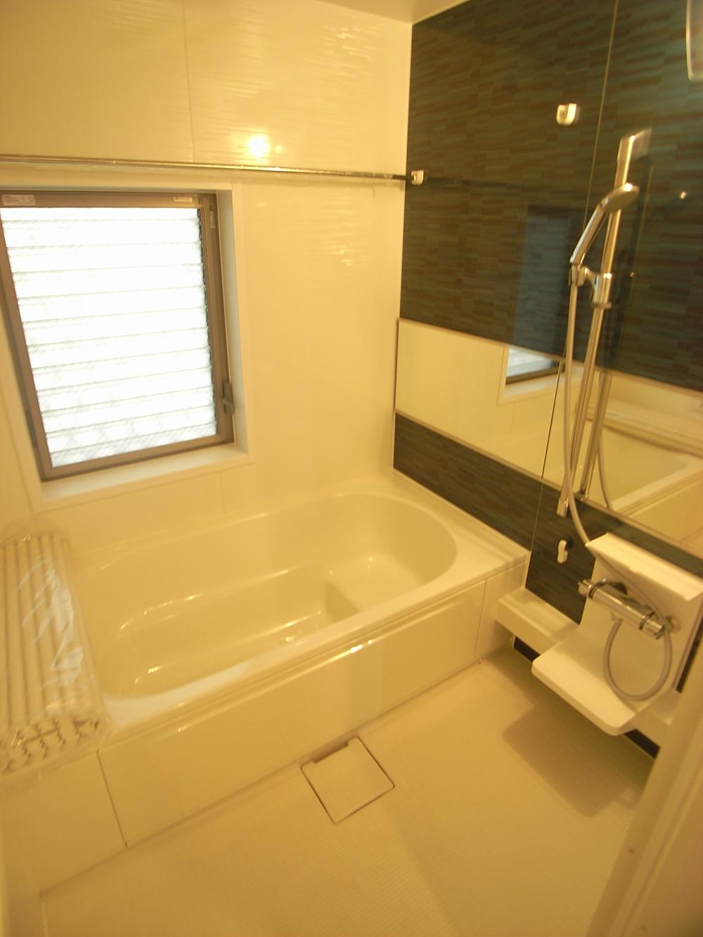 Same specifications photo (bathroom)