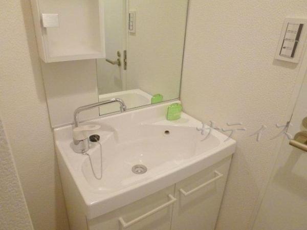 Wash basin, toilet