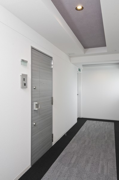Friendly to privacy "inner corridor"