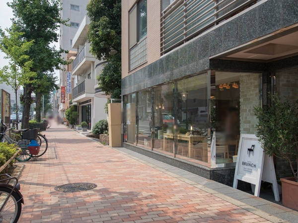 Surrounding environment. Interior Street (about 350m / A 5-minute walk)