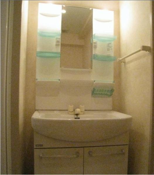 Wash basin, toilet