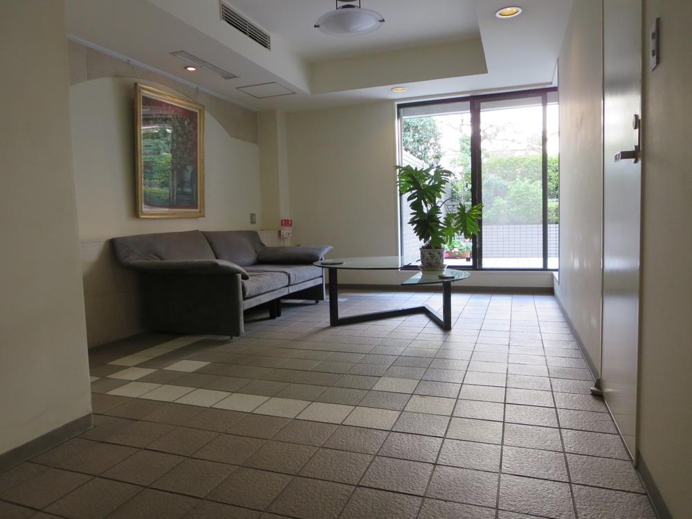 Entrance. Entrance part, It is a calm space.