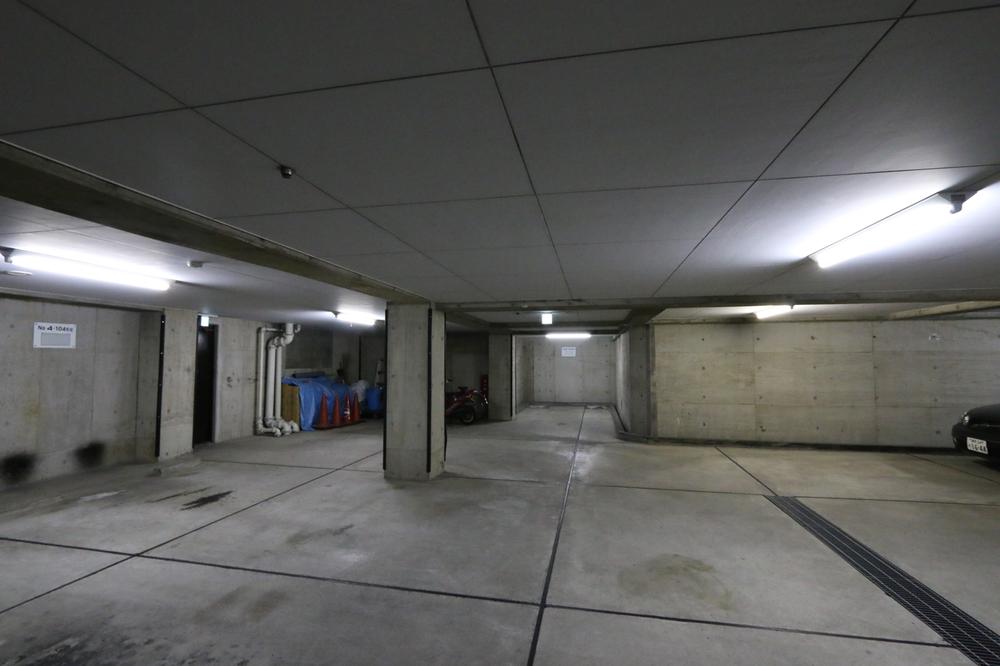 Parking lot