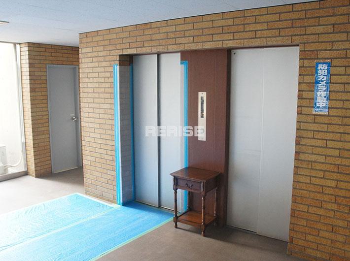 Other common areas. Elevator before