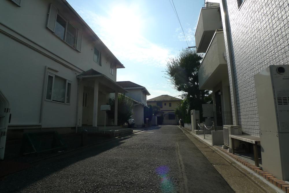 Local photos, including front road. Local (11 May 2013) Shooting