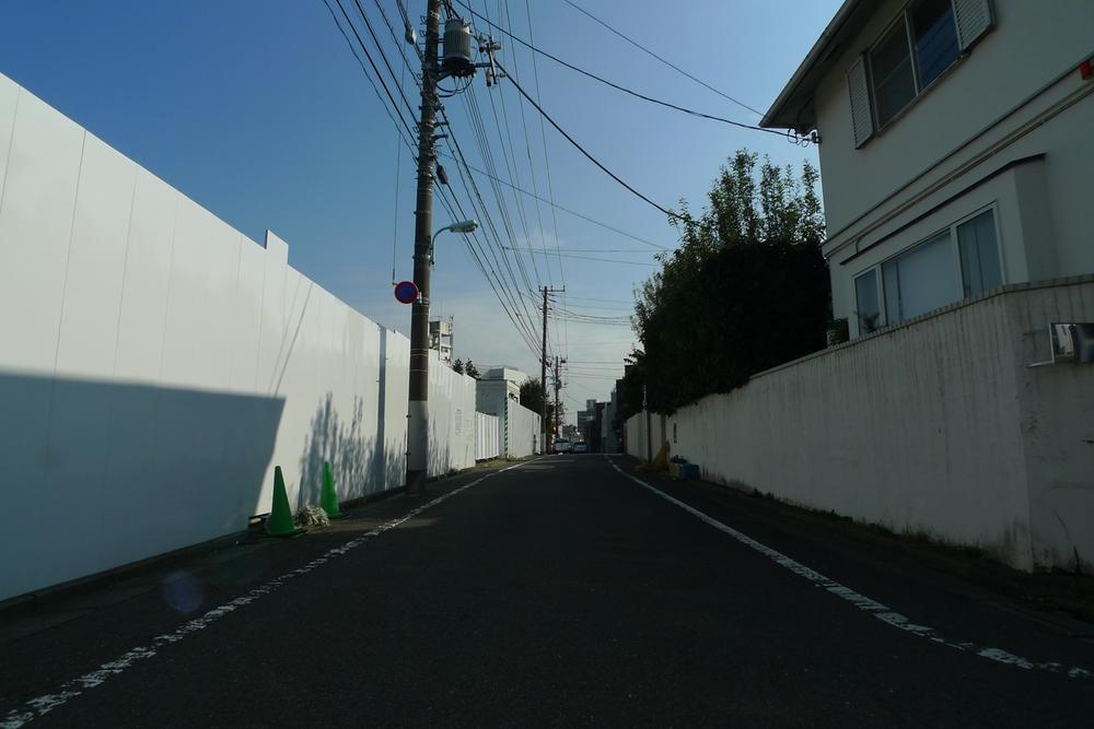 Local photos, including front road. Local (11 May 2013) Shooting