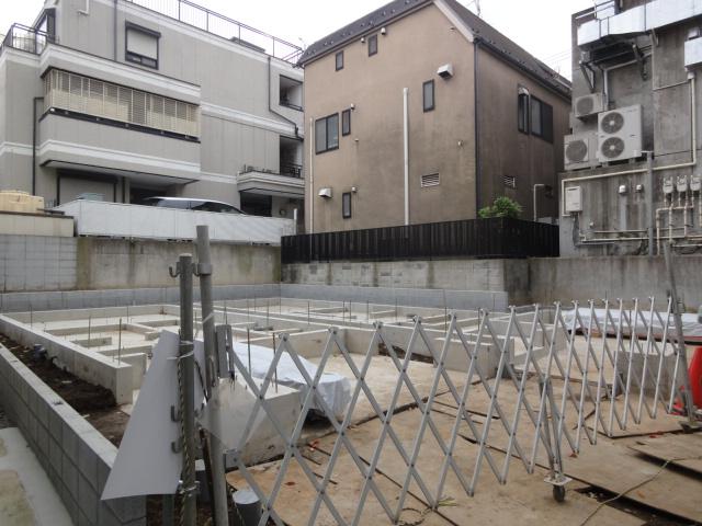 Local appearance photo. Local (11 May 2013) Shooting