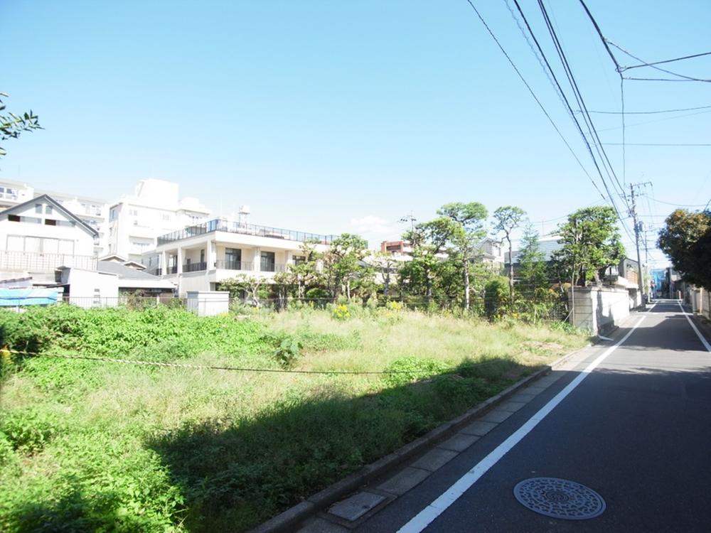 Local photos, including front road. Local (10 May 2013) Shooting