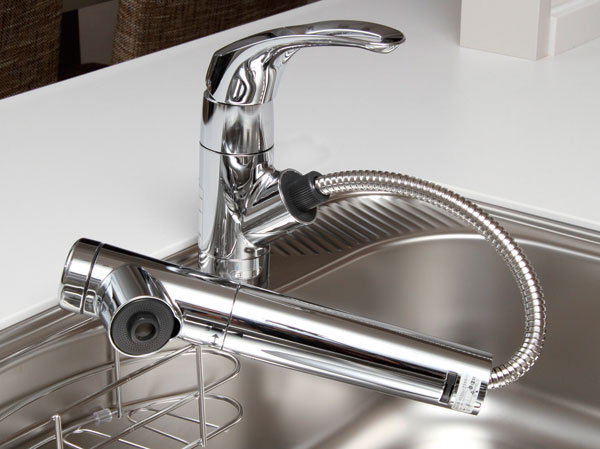Kitchen.  [Water purifier integrated faucet] Adopt a mixing faucet water purifier and the faucet are integrated in the kitchen. You can switch of clean water and raw water at the touch of a button.  ※ Water purifier cartridge replacement, etc., You will need regular maintenance. Also, Cartridge replacement cost is required separately.