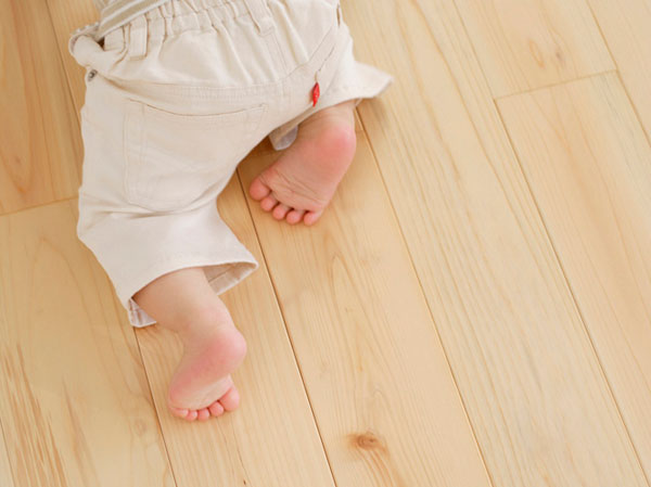 Other.  [Gas hot water floor heating] It employs a hot-water floor heating to warm in the cozy warmth of Zukansokunetsu. Wind wound up the dust does not pollute without indoor air.