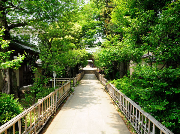 Surrounding environment. MadokaTorutera (2-minute walk ・ About 140m)