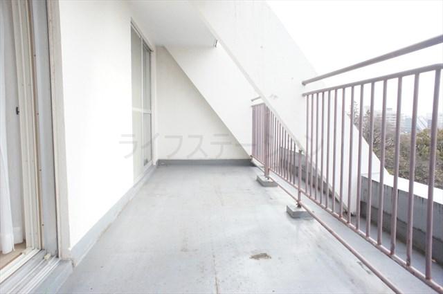 Balcony. Local (December 9, 2013) Shooting