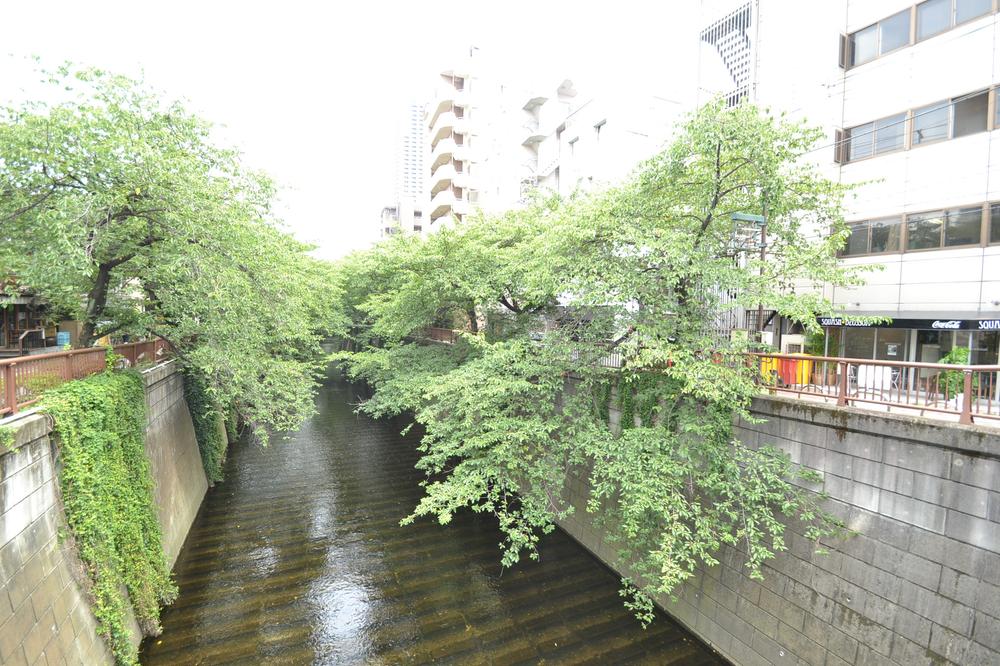 Streets around. 1250m until around Naka-Meguro Station