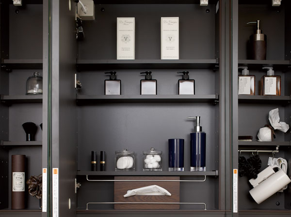 Bathing-wash room.  [With storage mirror] Mirror handy back storage specification to small organize cosmetics. Tissue BOX space and dryer hook ・ It is with convenient features, such as anti-fog heaters.