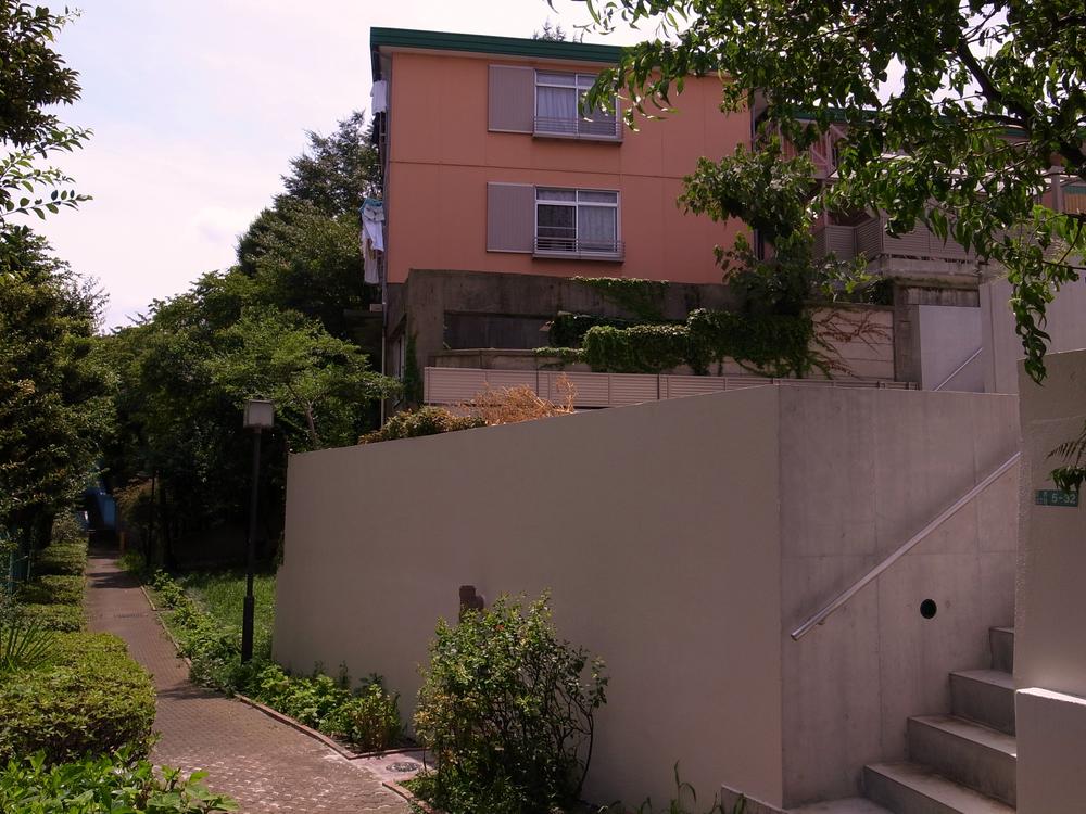 Local photos, including front road. Local (August 2013) Shooting