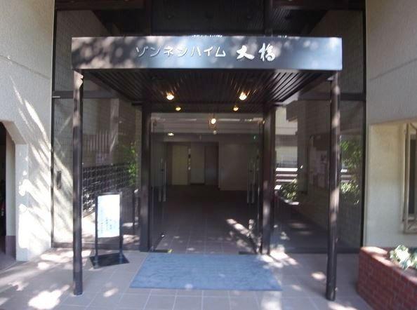 Entrance. Common areas