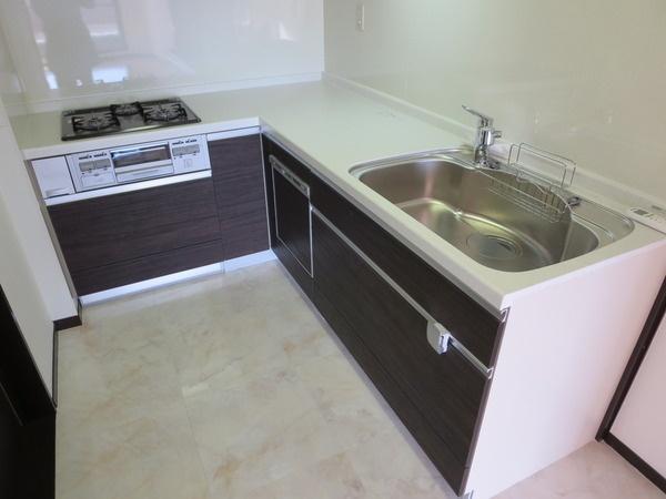 Kitchen. With dishwasher drying function