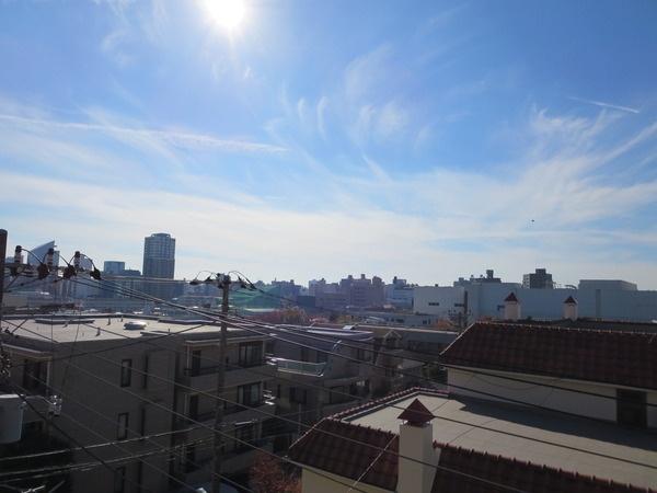 View photos from the dwelling unit. Because there is nothing in the way is the entire surface, It is open preeminent !!