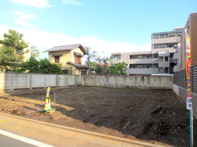 Local land photo. With building conditions sold land ・ All three compartment. The building included 52,800,000 yen ~ .